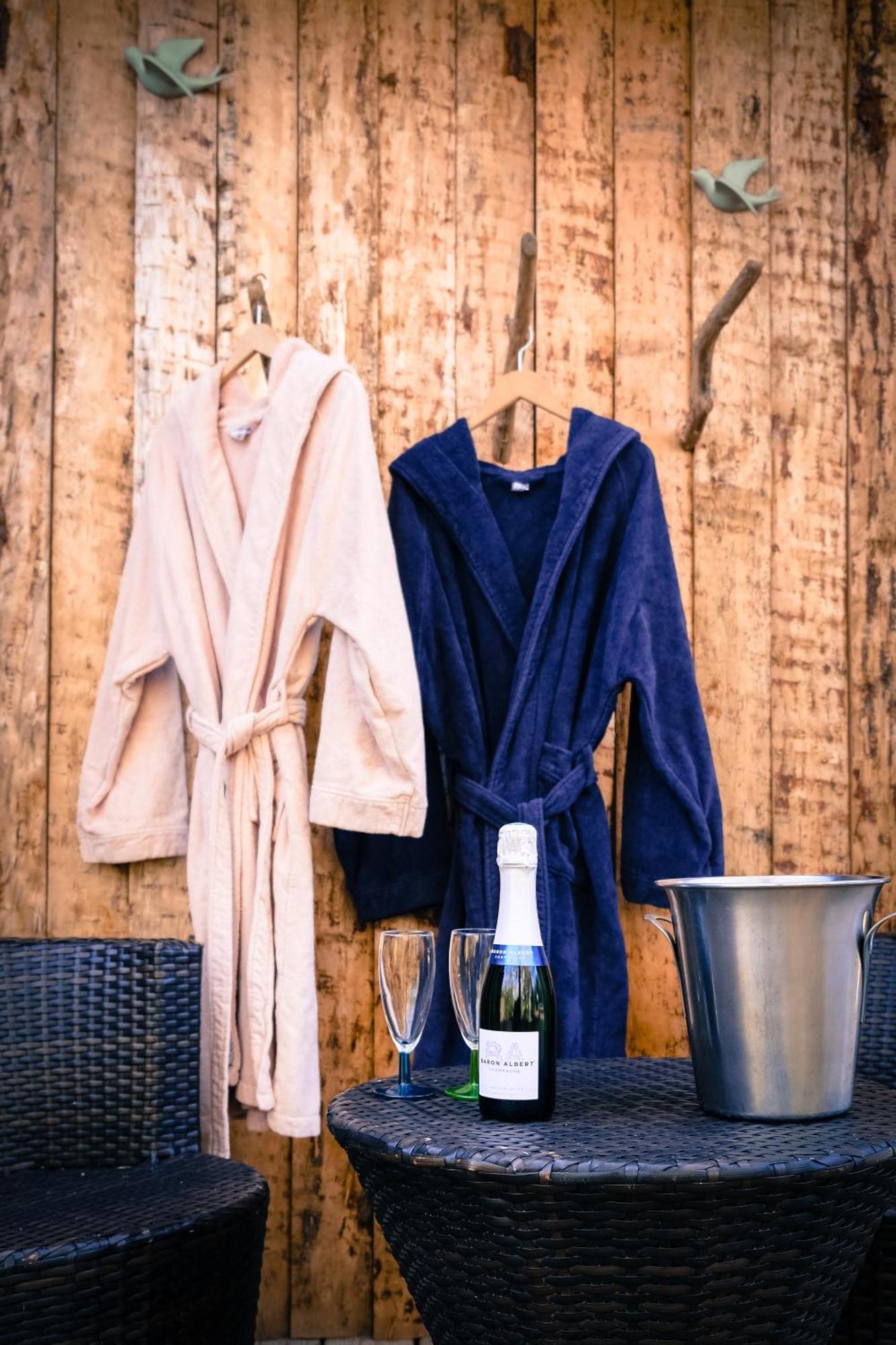 살레 레 볼렛 바이올렛 B&B 외부 사진